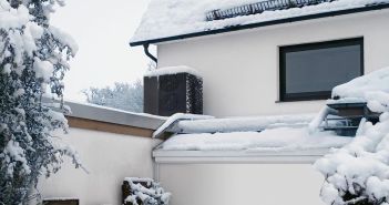 Fachpartnerprogramm unterstützt kontinuierliche technische Weiterentwicklung und Know-how-Aufbau für Installateure Wpnext-Wärmepumpe bietet robuste Effizienz nach intensiven Prüfungen und (Foto: Stiebel Eltron GmbH & Co. KG)