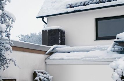 Wpnext-Wärmepumpe bietet robuste Effizienz nach intensiven Prüfungen und (Foto: Stiebel Eltron GmbH & Co. KG)